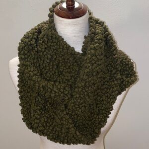 Cejom Chunky Olive Green Knit Infinity Scarf